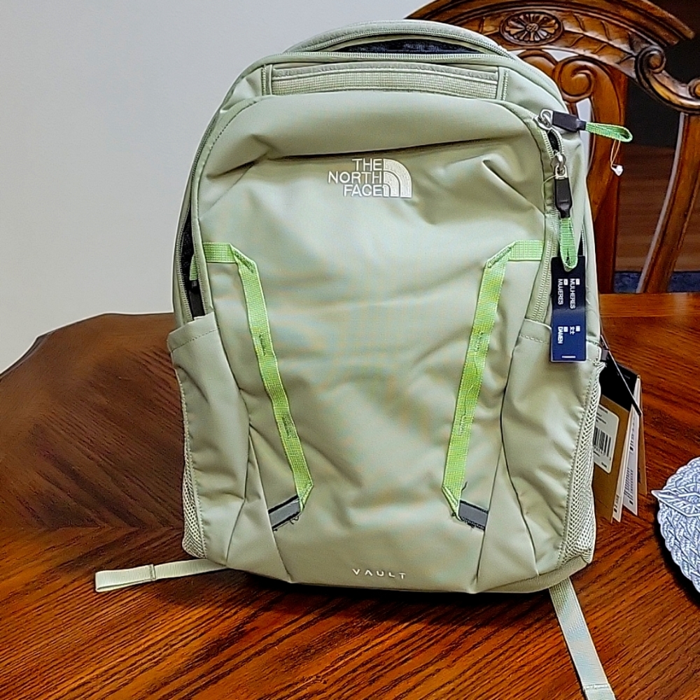 NWT The North Face Green Women’s Vault Backpack